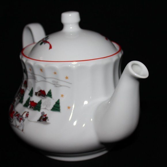 Kopin Christmas Pleasure Teapot | Vintage Christmas Tea Pot - Picture 8 of 13